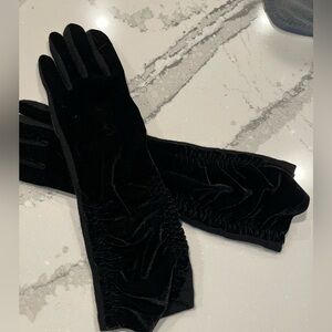 Velvety Gloves with Ruching